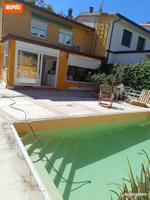 Piscina y jardín